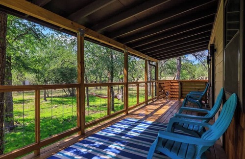 Fredericksburg House | Bluebonnet Waterfront Cottage with Hot Tub