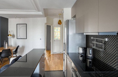 Arsenal Apartment | Blueground | Bastille, doorcode, near Le Marais