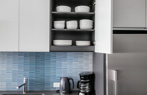 Central-Maverick Square - Paris Street Apartment | Blueground | Central-Maverick Square, pool, nr Boston Harbor
