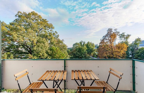 Dobling Apartment | Blueground | Döbling, view, nr Kahlenberg