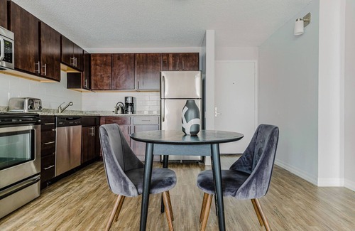 Rush and Division Apartment | Blueground | Gold Coast, AC, nr Hancock Center