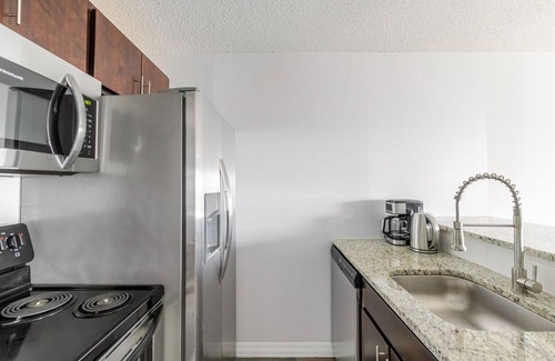 Rush and Division Apartment | Blueground | Gold Coast, AC, nr Hancock Center