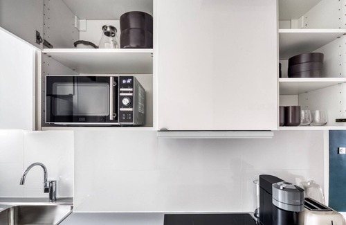 Saint-Thomas-d'Aquin Apartment | Blueground | Invalides, furnished, near museum