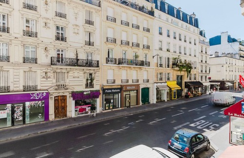 Quartier de l'Ecole-Militaire Apartment | Blueground | Invalides, nr embassies & museum