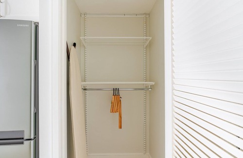 Penn Quarter Apartment | Blueground | Penn Quarter, pool & w/d, nr museums