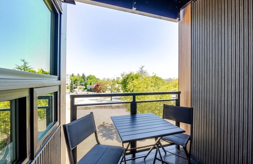 University District Apartment | Blueground | Ravenna, rooftop, nr Lake Washington