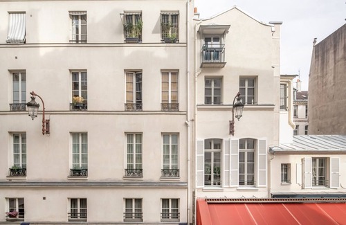 Quartier de la Place-Vendome Apartment | Blueground | Saint-Honoré, nr opera