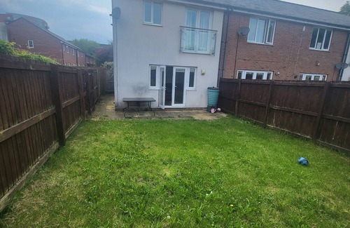 Clayton House | Bluesea Home near etihad, Co-Op Live, with free 2 parking spaces, Wifi