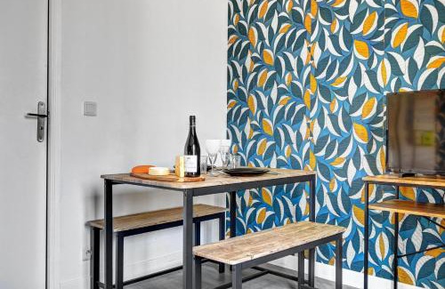 Bagnolet Apartment | Bluestay 142 - Charming Studio