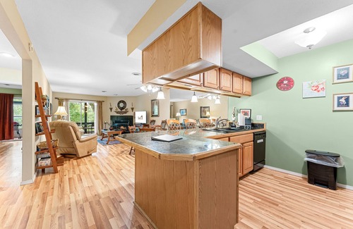 Table Rock Condo | Bluffs Oasis 2 Bedroom Condo by RedAwning