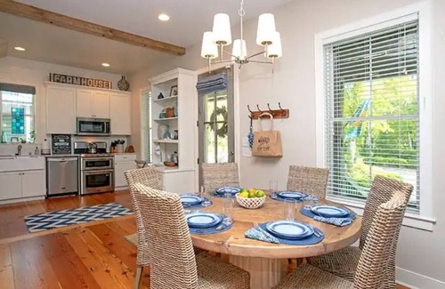 Old Town Bluffton House | Bluffton Farm Cottage: Enjoy Southern HospitalitynDates available this Summer