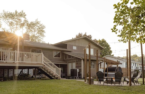Berrien Springs House | Bluffview River Retreat for Large Families