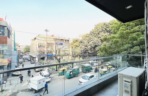 New Delhi Apartment | BluO Modern 2BHK- Green Park Market & Hauz Khas
