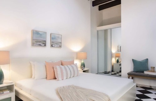 San Francisco Apartment | Blush Suite | Beautiful 1 Bedroom in best location in Old San Juan