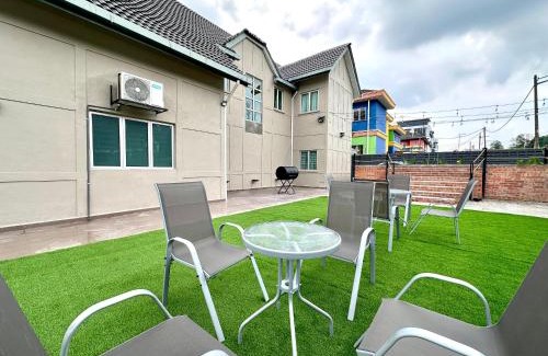 Bandar Country Homes Villa | BNB Country Homestay, Rawang - 20 pax, pool, event