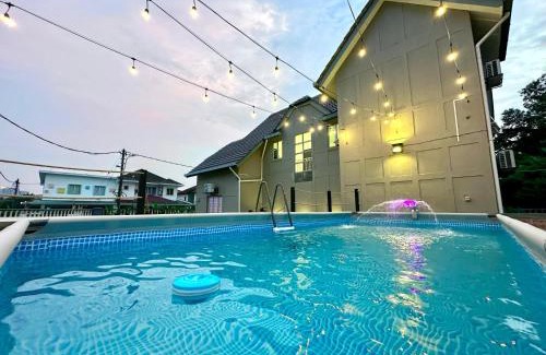 Bandar Country Homes Villa | BNB Country Homestay, Rawang - 20 pax, pool, event