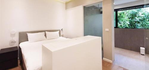 Old North Apartment | BnBIsrael apartments - Dizengoff Brique