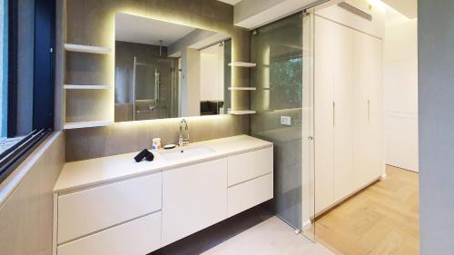 Old North Apartment | BnBIsrael apartments - Dizengoff Brique