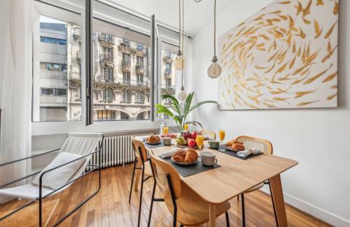 Saint-Merri Apartment | BnBNova - Le Louvre & Hôtel de Ville