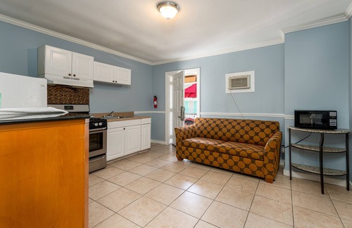Seaside Heights Hotel | Boardwalk Hotel Charlee & Beach House Rentals