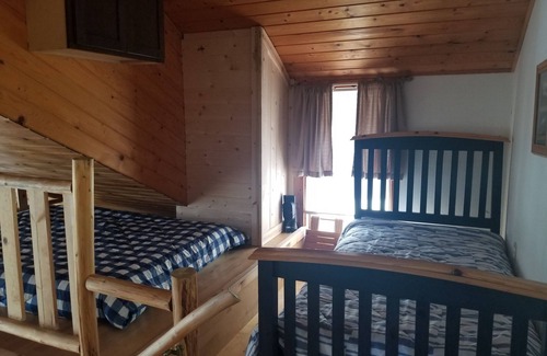 Rathdrum Cabin | BOAT ACCESSIBLE ONLY. Lake front secluded cabin. You must have access to a boat