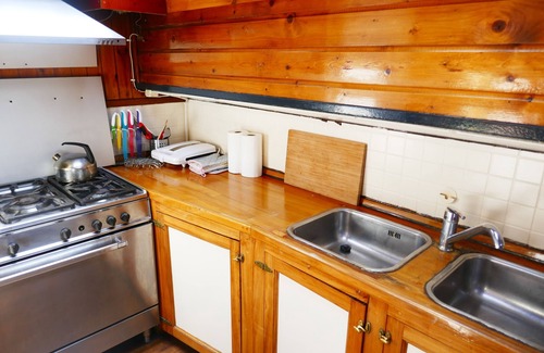 Stadsdriehoek Boat Rental | Boat apartment Rotterdam Fokkelina