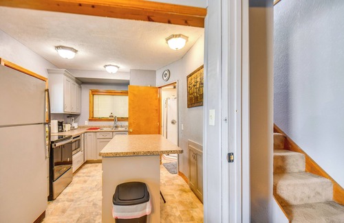 Elberton Cottage | Boat Dock Access: Clarks Hill Lake Hideaway!