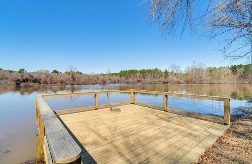 Negreet House | Boat Launch On-Site: Lakefront Toledo Bend Getaway