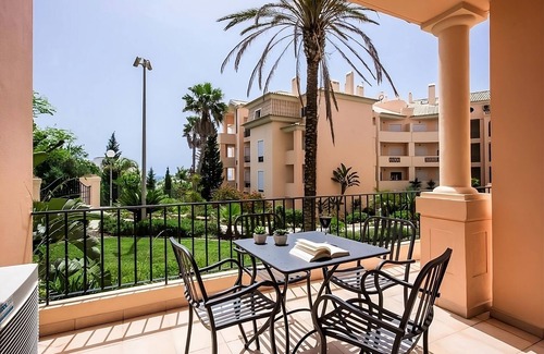 Praia da Luz Hotel | Boat Tour from Praia da Luz! Full Kitchen, Indoor and Outdoor Swimming Pools!