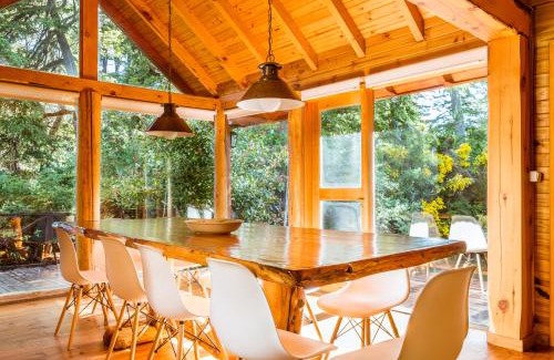 Villa La Angostura Ski Chalet | BOG Arken - Casa junto al río