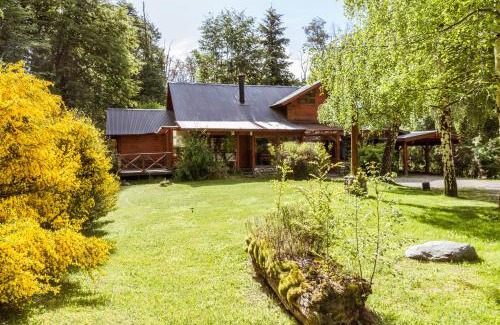 Villa La Angostura Ski Chalet | BOG Arken - Casa junto al río