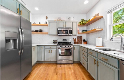 Traverse City House | Bohemian Retreat 4BR Home Downtown Beach Wineries