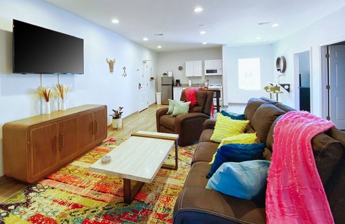 Historic Edgefield Apartment | BOHO 4b Suite in East! 8 m in -> DT!
