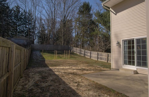 Erie House | Boho Chic Home- 3BR, spacious, center of Erie!