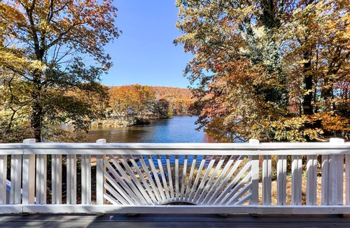 Jefferson House | Boho New Jersey lake house 1 hour from NYC