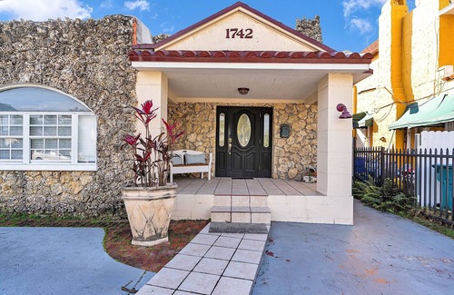 Little Havana Cottage | Boho Studio in Little Havana - 5K