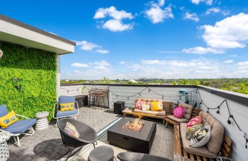 Haynes Area House | Boho Townhome for 12 Close to DT