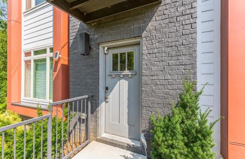 Haynes Area House | Boho Townhome for 12 Close to DT