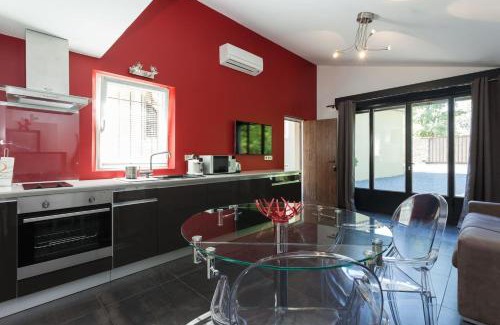 Roussillon Apartment | Bois de la Cour - Karine & Laurent