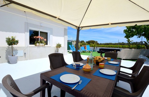 Buger Ski Chalet | Bonita casa con piscina cerca de la playa