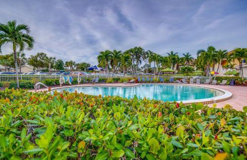 Bonita Springs Apartment | Bonita Springs Condo with Community Pool Access!