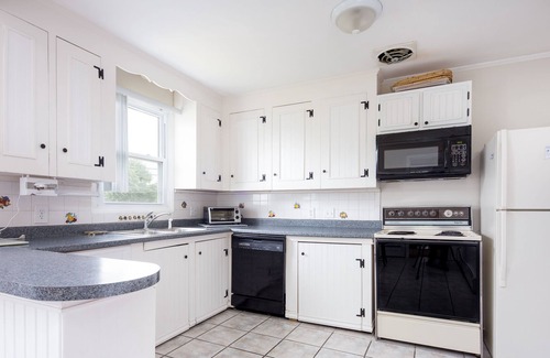 Bonnet Shores House | Bonnet Shores Treasure Road Summer Home Rental - Walk To Beach