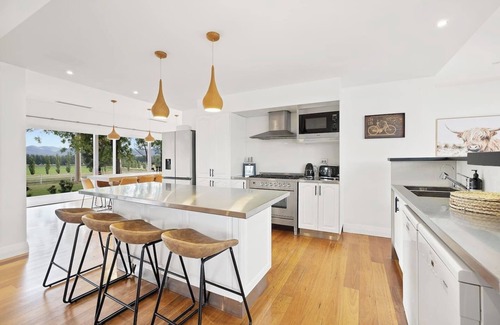 Bombira House | Bonnie View A Magnificently Luxurious Retreat