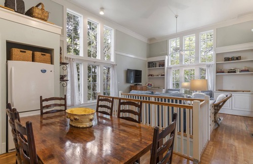 Seaside House | Book Now for Fall Getaways! Cozy Seaside Cottage Duplex! 2 Adult Bikes! Walkable to the Beach!