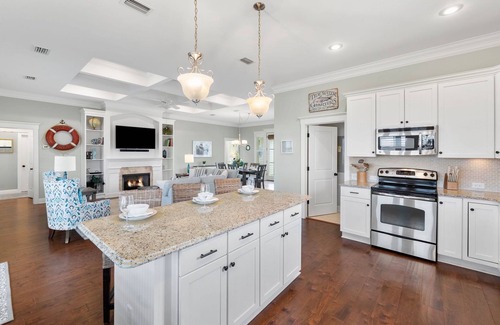 Port St. Joe House | Book Now for Fall! Bay front and Private Pool! Minutes to the Beach, Fishing and Restaurants!