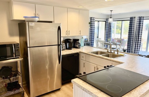North Shore Condo | BOOK NOW FOR FALL-BERNARDS LANDING-BEST AMENITIES INDOOR POOL HOT TUB-OPEN