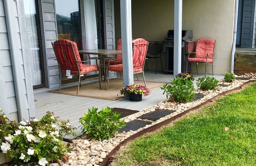 North Shore Condo | BOOK NOW FOR FALL-BERNARDS LANDING-BEST AMENITIES INDOOR POOL HOT TUB-OPEN