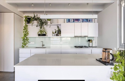 Chinatown Apartment | Book now! Modern & Cozy 1BR w/AC | Chinatown-Rogers Arena-Seawall