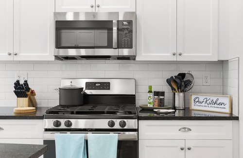 Petworth House | Book with us ⭐️3 bd 2.5 ba in Historic Washington DC Home