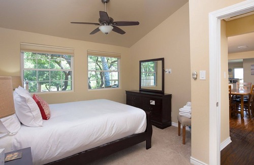 Canyon Lake House | BOOK YOUR SPRING BREAK FUNCATION firepit~neighborhood pool~golf course~SLEEPS 11